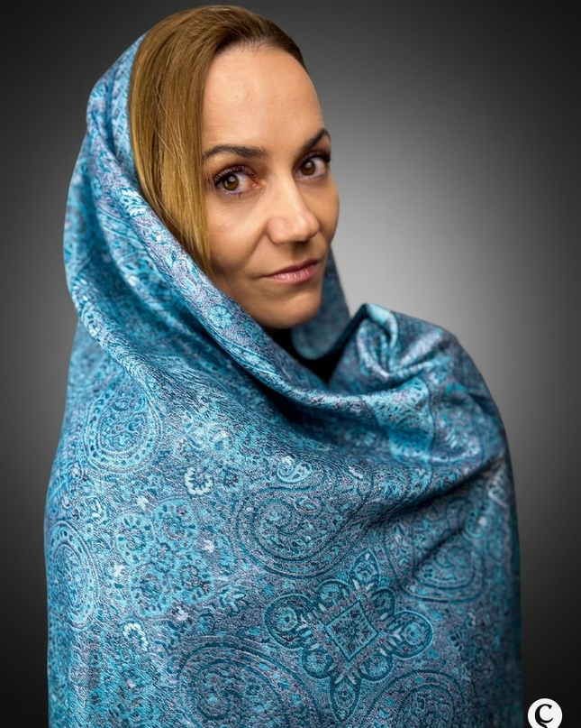 "Oblicza Oceanu" - od błękitu po sztormowy granat (207x70 cm)