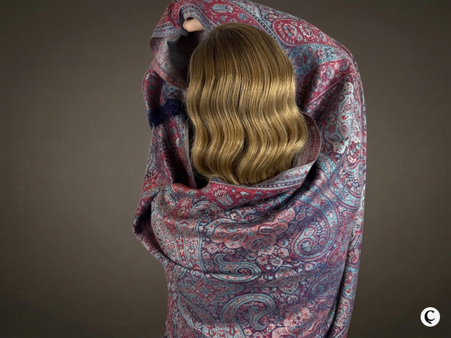 Chusta "Gwiezdny Pył" – bordowy granat z grą świateł (207x70 cm)