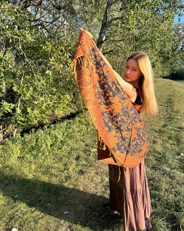 Elegancki Szal "Jesienna Opowieść"