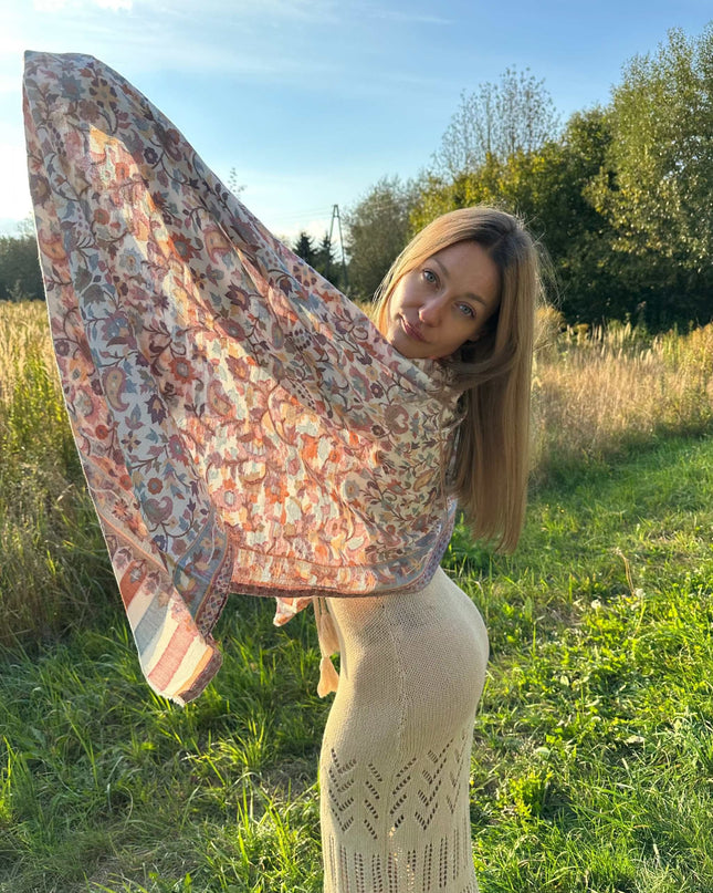 delikatna pastelowa chusta kwiatowy wzór jedwabny szal paselowa chusta