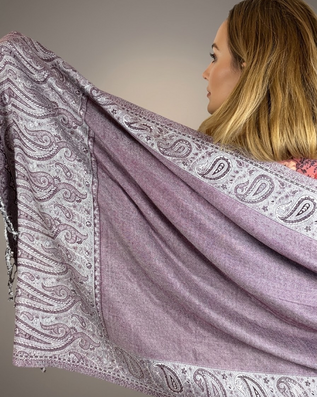 Szal żakardowy srebrny z fioletem (200x74 cm)