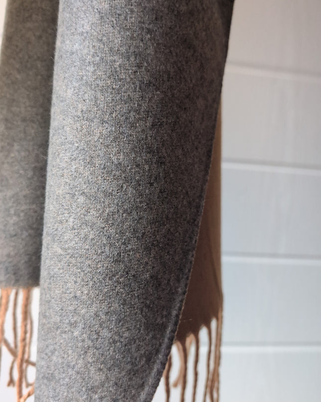 Szal "Sand & Slate Duo" beżowo-szara elegancja (175x64 cm)