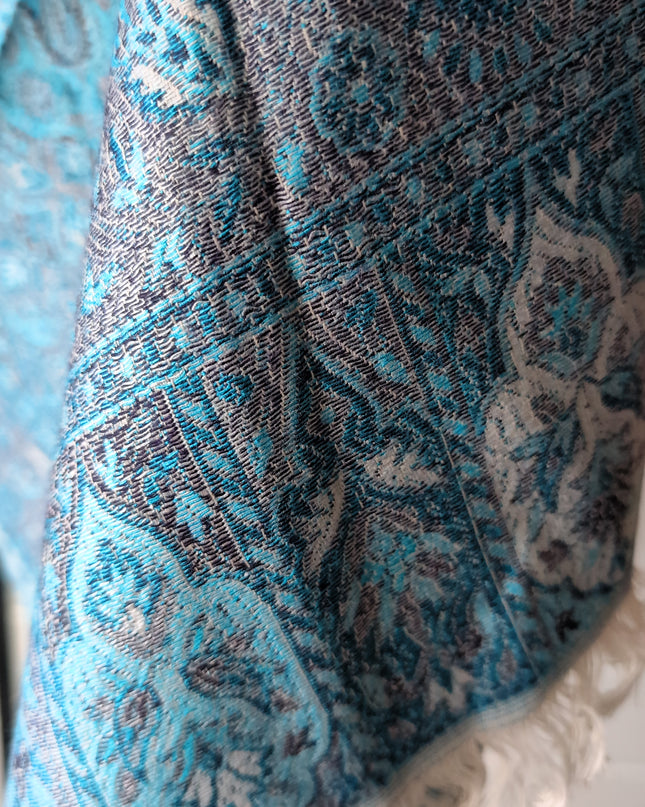 "Oblicza Oceanu" - od błękitu po sztormowy granat (207x70 cm)