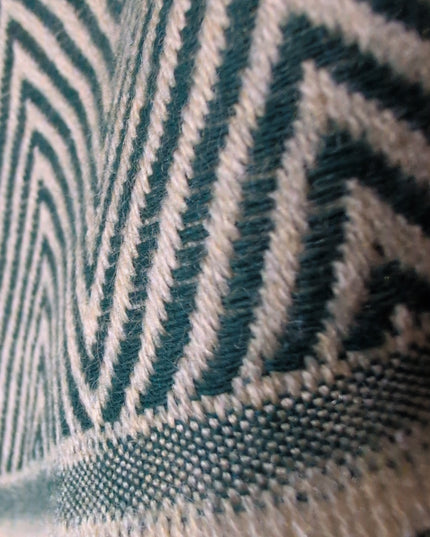 Szal "Forest ZigZag" w odcieniu głębokiej zieleni (196x74 cm)