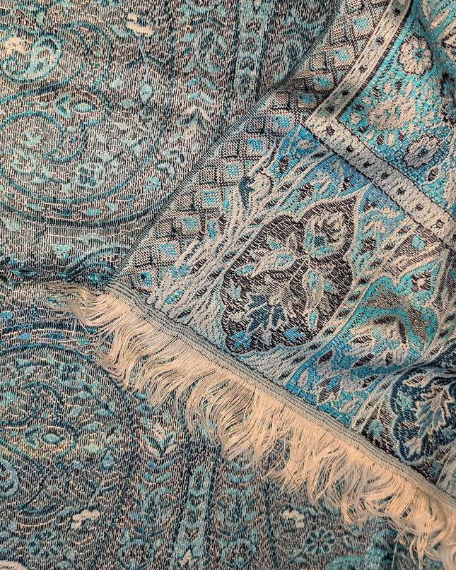 "Oblicza Oceanu" - od błękitu po sztormowy granat (207x70 cm)