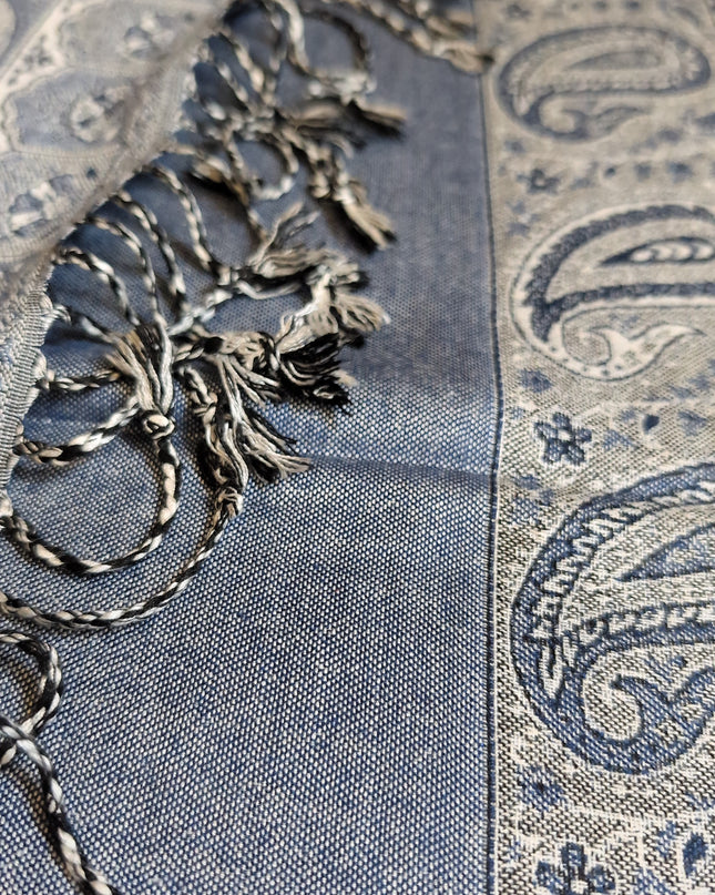 "Urban Denim Paisley" – klasyczny szyk w odcieniu jeansu (200x70 cm)